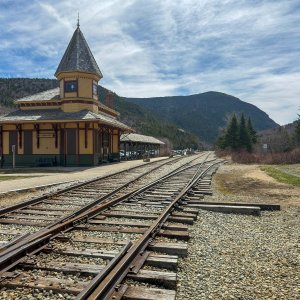 Crawford Notch Trainstation.jpg