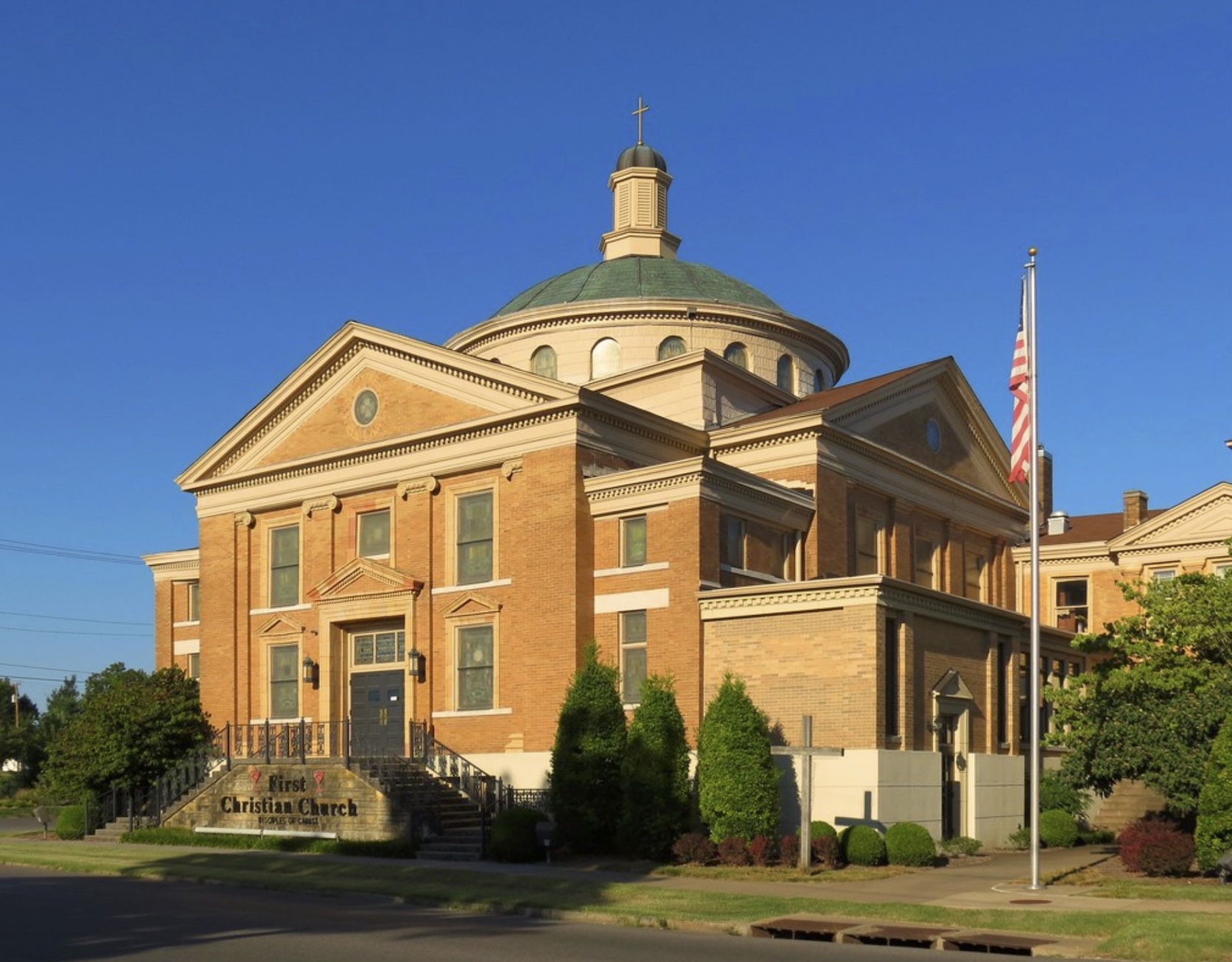 First Christian Church in Mayfield before tornado.jpg